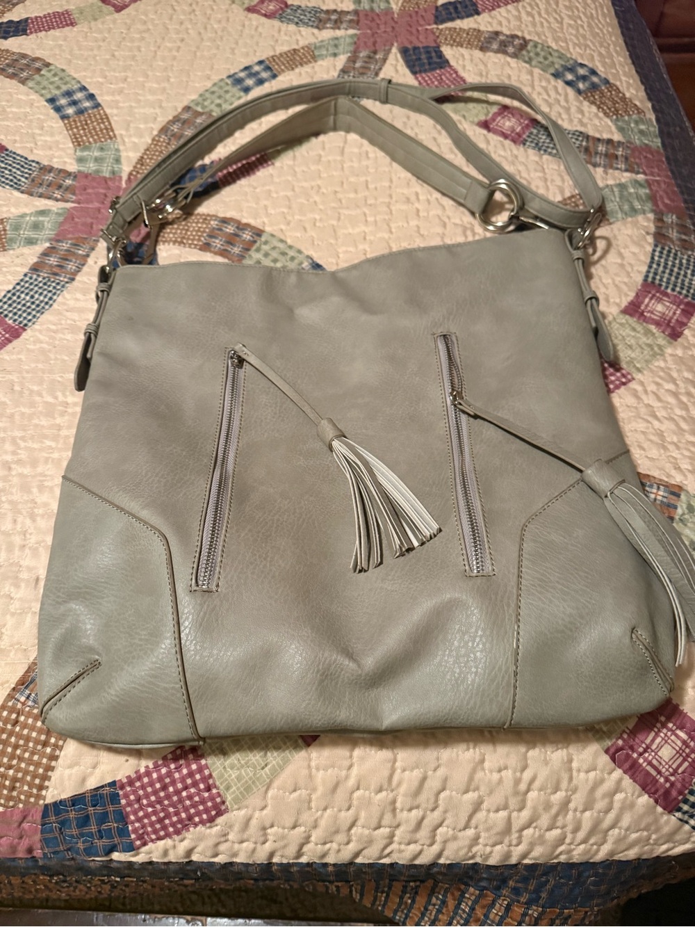 Source Unknown Light Gray Tassel Zip Shoulder Bag